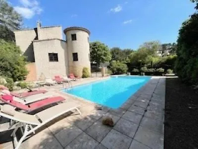 La Lou Castel فيلة